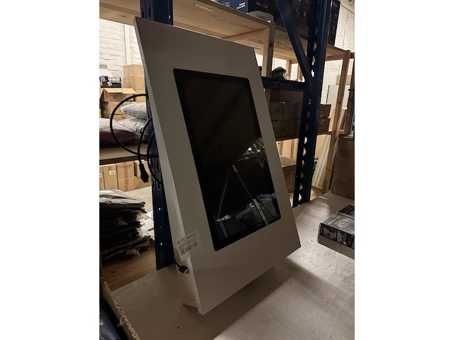 Verkoopzuil met touchscreen en scanner elo touch solutions - afbeelding 1 van  5