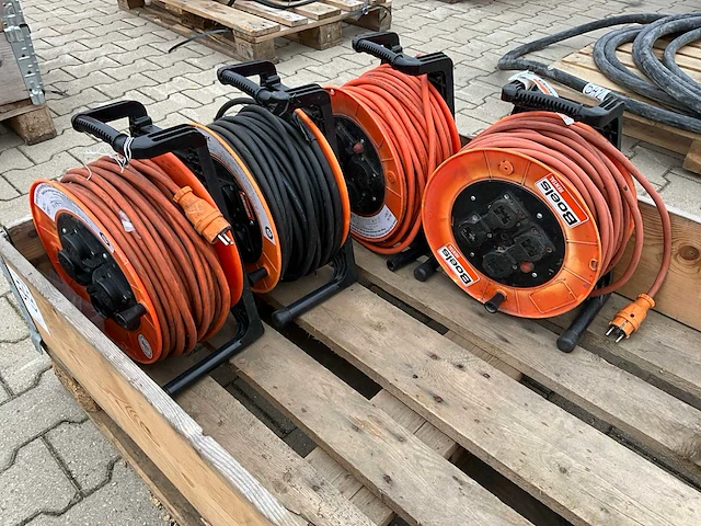 Verlengkabelhaspels (4x) - afbeelding 1 van  7