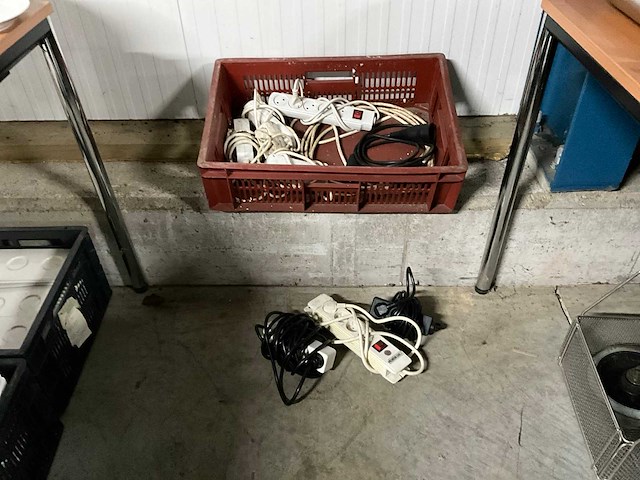 Verlengsnoeren en stekkerdozen - afbeelding 1 van  4