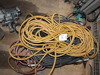 Verlengsnoeren in krat. - afbeelding 1 van  2