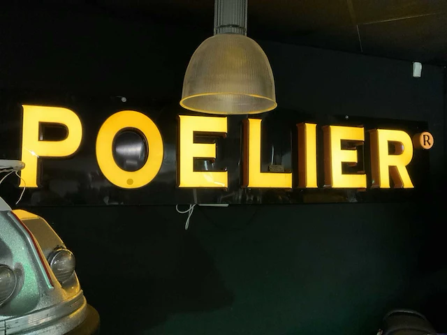 Verlicht reclamebord “poelier” - afbeelding 1 van  6