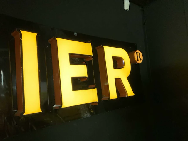 Verlicht reclamebord “poelier” - afbeelding 4 van  6