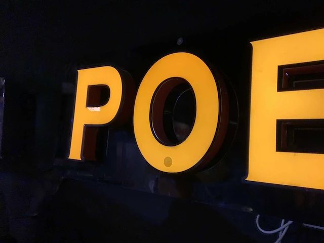 Verlicht reclamebord “poelier” - afbeelding 6 van  6