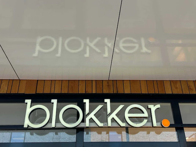 Verlichte gevelbelettering "blokker" - afbeelding 2 van  3