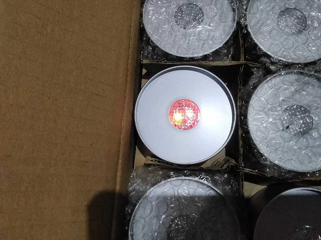 Verlichte standaards voor bv. kristal. (250x) - afbeelding 2 van  4