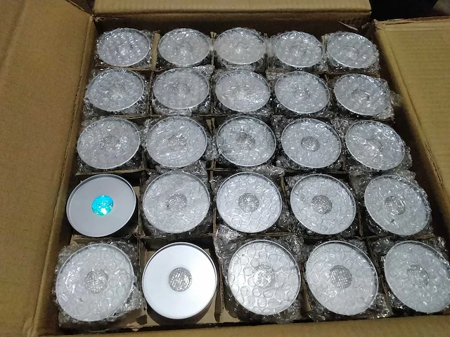 Verlichte standaards voor bv. kristal. (250x) - afbeelding 1 van  4
