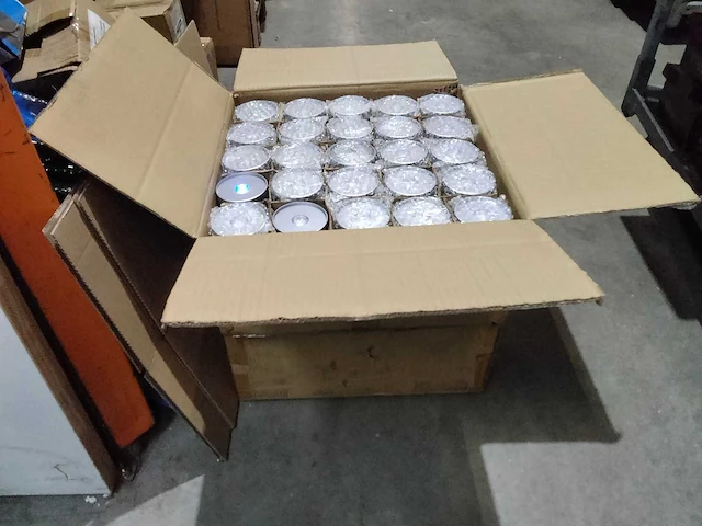 Verlichte standaards voor bv. kristal. (250x) - afbeelding 3 van  4
