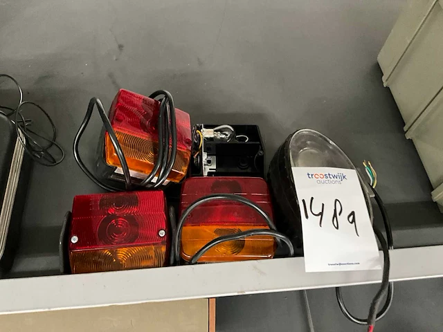 Verlichting met koffer - afbeelding 2 van  2