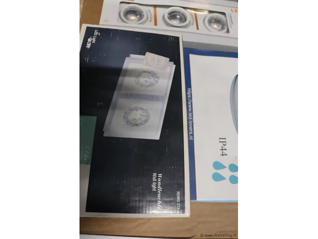 Verlichting o.a. inbouwspots, plafonniere & wandverlichting - afbeelding 3 van  9