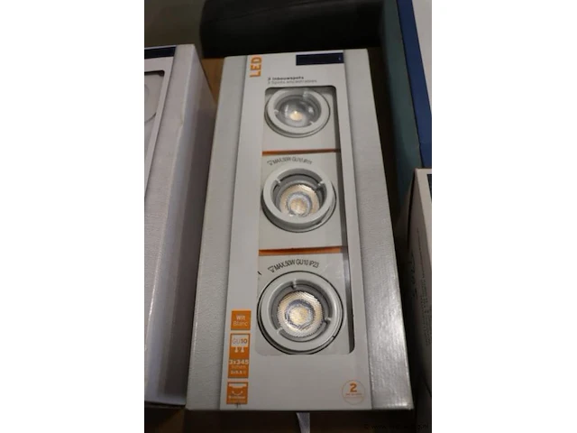 Verlichting o.a. inbouwspots, plafonniere & wandverlichting - afbeelding 5 van  9