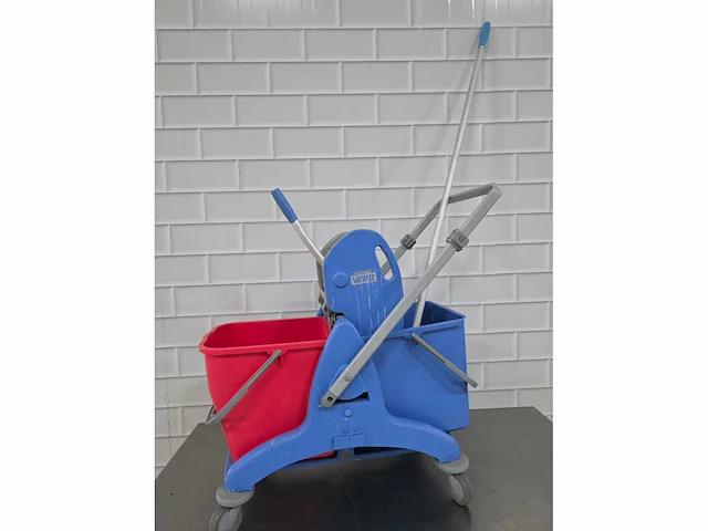 Vero - schoonmaakwagen - afbeelding 2 van  4