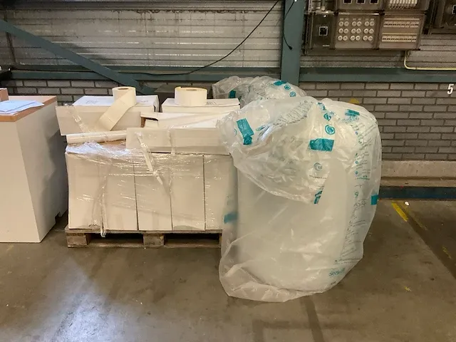 Verpakkings materiaal - afbeelding 1 van  6