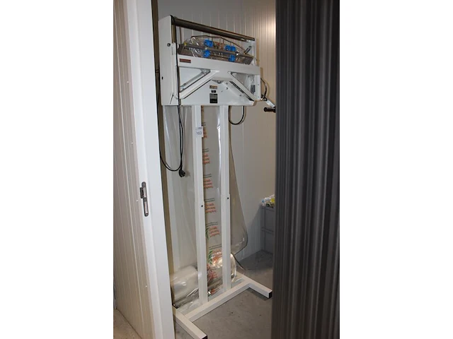 Verpakkingsmachine / inpakapparaat hawo hp630k. - afbeelding 2 van  3