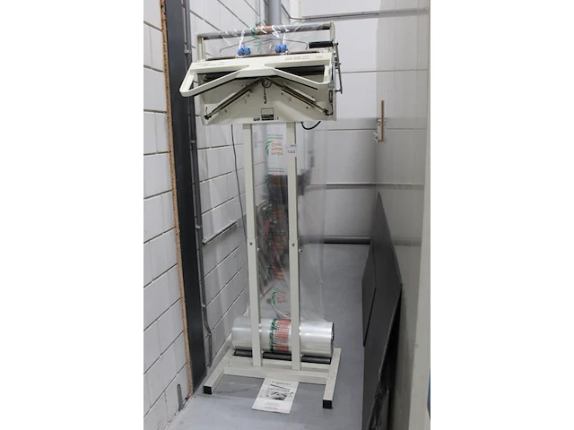 Verpakkingsmachine / inpakapparaat hawo hp630k. - afbeelding 2 van  4