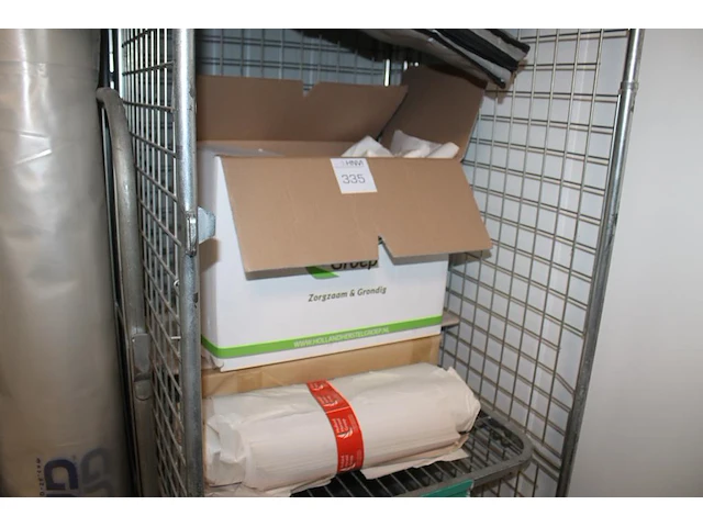 Verpakkingsmaterialen in rolcontainer. let op: inclusief rolcontainer. - afbeelding 2 van  2