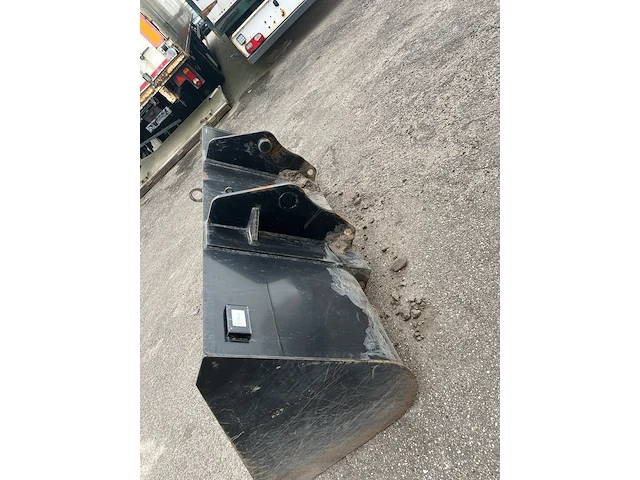 Verreiker schepbak manitou, excl. inhoud - afbeelding 1 van  4