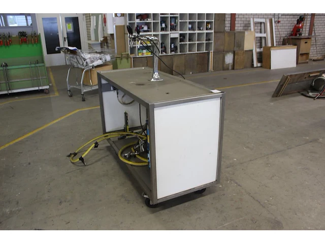 Verrijdbaar barmeubel met tap en onderkoeling selli. afmeting 157 x 64 x 97 cm - afbeelding 4 van  4