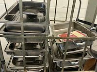 Verrijdbaar buffet, charing dishes, diverse borden - afbeelding 10 van  14
