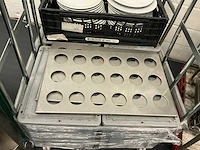 Verrijdbaar buffet, charing dishes, diverse borden - afbeelding 6 van  14