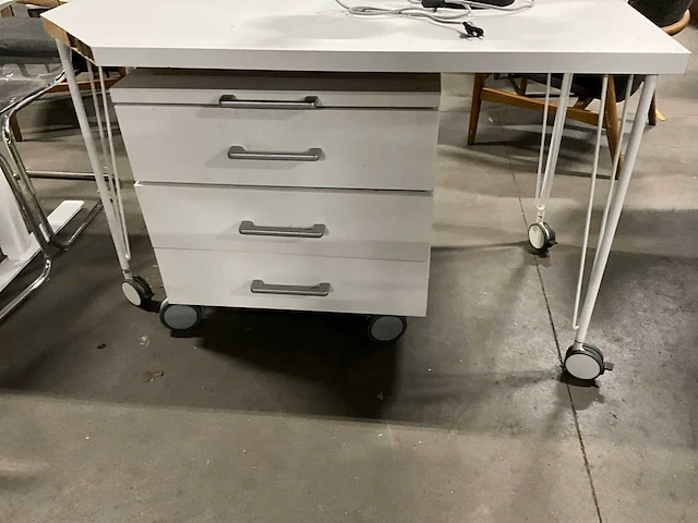 Verrijdbaar bureau opstelling - afbeelding 2 van  4