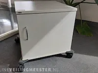 Verrijdbaar kastje met inhoud assmann - afbeelding 1 van  6