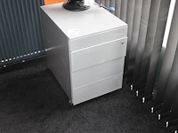 Verrijdbaar ladekastje. afmeting 42 x 58 x 61 cm - afbeelding 1 van  2