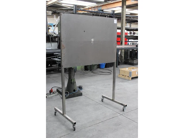 Verrijdbaar metalen planbord met bordafmeting 125 x 89 cm. - afbeelding 2 van  2