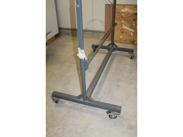 Verrijdbaar rollenstatief met drie posities met breedte 175 cm. - afbeelding 3 van  4