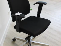 Verrijdbare bureaustoel profim met zwarte bekleding. - afbeelding 2 van  2
