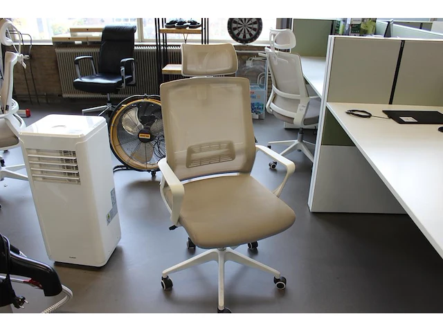 Verrijdbare bureaustoel sklum zitting gevlekt. - afbeelding 1 van  2