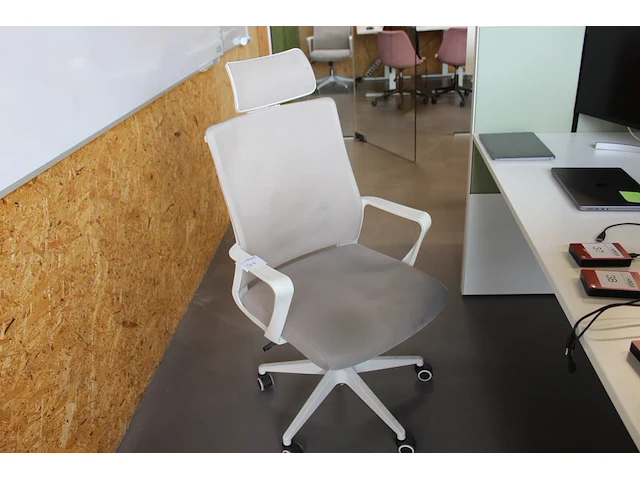 Verrijdbare bureaustoel sklum. - afbeelding 1 van  2