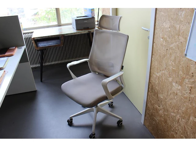 Verrijdbare bureaustoel sklum. - afbeelding 1 van  3