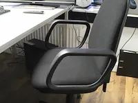 Verrijdbare bureaustoel zwart gestoffeerd - afbeelding 2 van  2