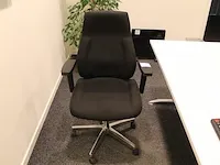 Verrijdbare bureaustoel. - afbeelding 1 van  2