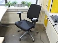 Verrijdbare bureaustoel. - afbeelding 1 van  2