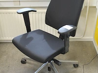 Verrijdbare bureaustoel. - afbeelding 2 van  2