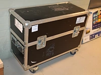 Verrijdbare flightcase. afmeting 100 x 43 x 78 cm. - afbeelding 1 van  1