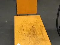 Verrijdbare heftafel. tafelafmetingen 91 x 50 cm. maximale hefhoogte 123 cm.. bouwjaar 2020. - afbeelding 3 van  3