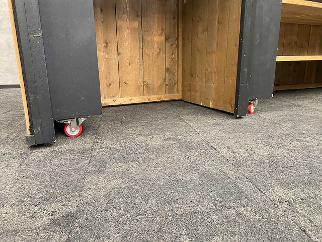 Verrijdbare houten bar 346cm. - afbeelding 9 van  18