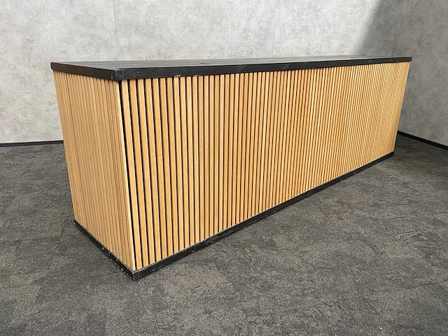 Verrijdbare houten bar 346cm. - afbeelding 1 van  18