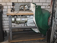 Verrijdbare industriële naaimachinetafel brother dp2-b-714-3. afmeting 108 x 58 x 115 cm met beschermhoes. - afbeelding 2 van  3