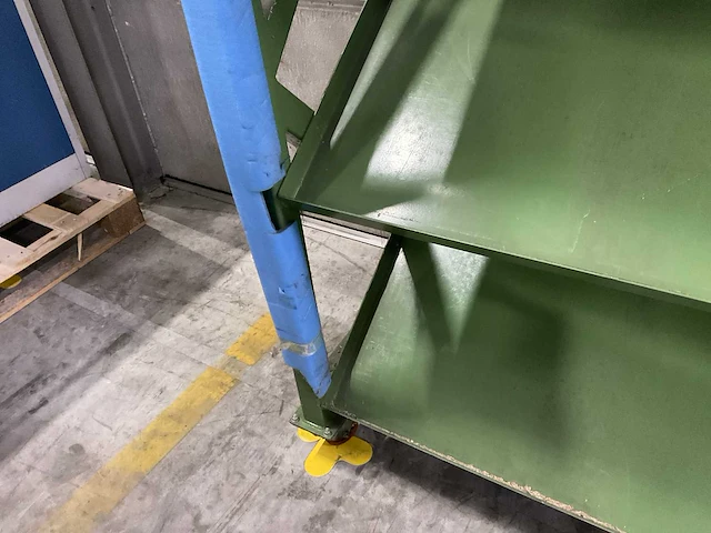 Verrijdbare krattenstelling - afbeelding 3 van  4