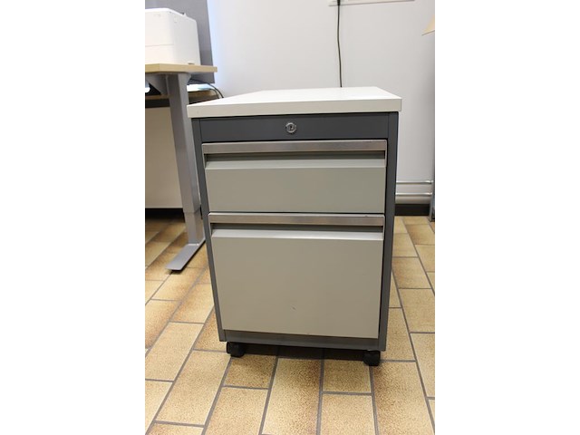 Verrijdbare ladekast. afmeting 43 x 75 x 65 cm. - afbeelding 2 van  3