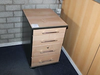 Verrijdbare ladekast met vier laden. let op! sleutel ontbreekt. afmeting 43 x 56 x 66 cm - afbeelding 1 van  2
