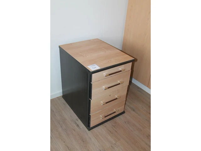 Verrijdbare ladekast met vier laden. let op! sleutel ontbreekt. afmeting 43 x 56 x 66 cm - afbeelding 2 van  2