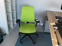 Verrijdbare lime gestoffeerde bureaustoel. - afbeelding 1 van  2