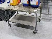 Verrijdbare magazijnkar met onderplateau. afmeting 100 x 75 x 77 cm. - afbeelding 1 van  2