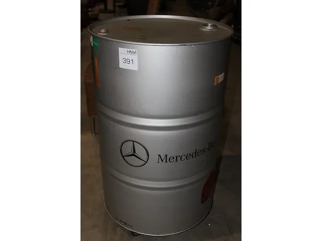 Verrijdbare oliedrum mercedes benz. doorsnede 58 cm. hoogte 98 cm - afbeelding 2 van  2