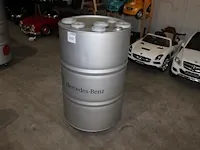Verrijdbare oliedrum mercedes benz. doorsnede 58 cm. hoogte 98 cm - afbeelding 1 van  2