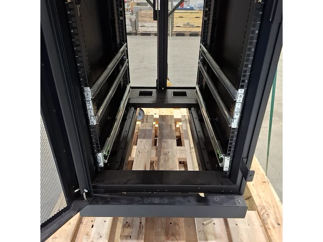 Verrijdbare patchkast, apc, ar2105blk - afbeelding 2 van  11
